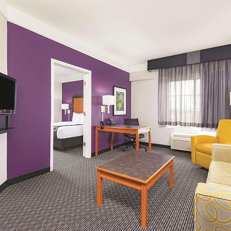 La Quinta By Wyndham St. Louis Westport Hotel Maryland Heights Exterior foto